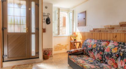 Casa indipendente 8 locali di 146 m² in Serra Sant'Abbondio (61040)