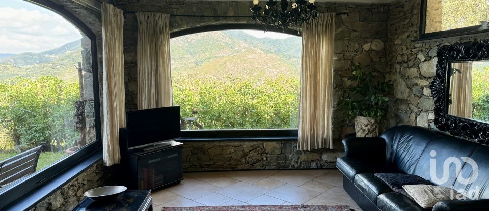 Casa indipendente 5 locali di 101 m² in Levanto (19015)
