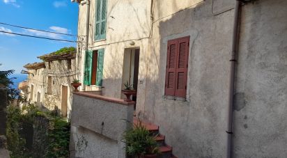 Casa di paese 4 locali di 70 m² in - (87030)