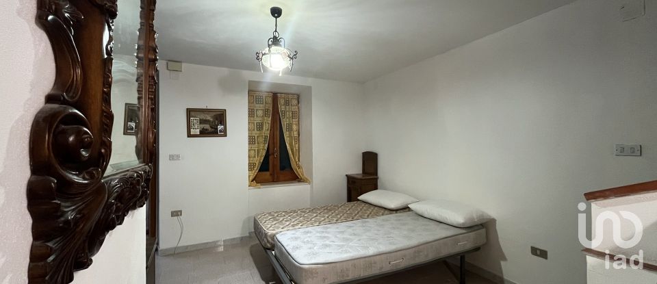 Casa di paese 4 locali di 70 m² in - (87030)