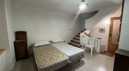 Casa di paese 4 locali di 70 m² in - (87030)