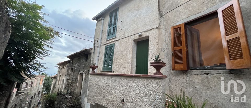 Casa di paese 4 locali di 70 m² in - (87030)