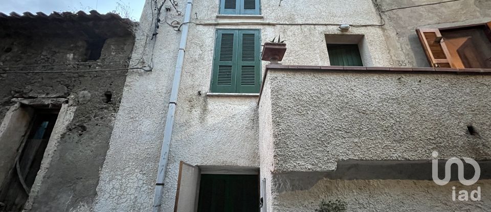 Casa di paese 4 locali di 70 m² in - (87030)
