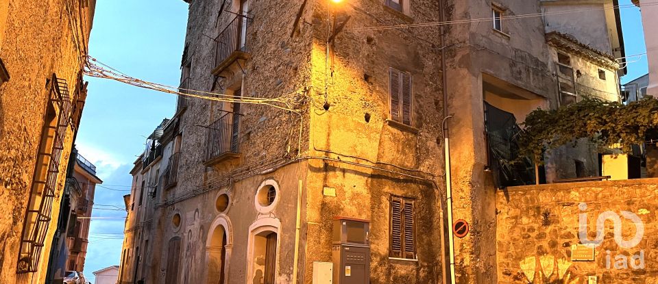 Casa di paese 4 locali di 70 m² in - (87030)