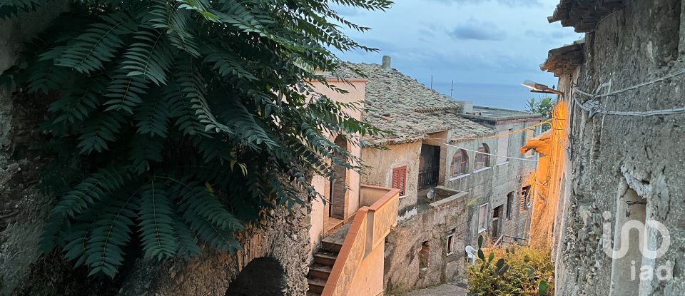 Casa di paese 4 locali di 70 m² in - (87030)