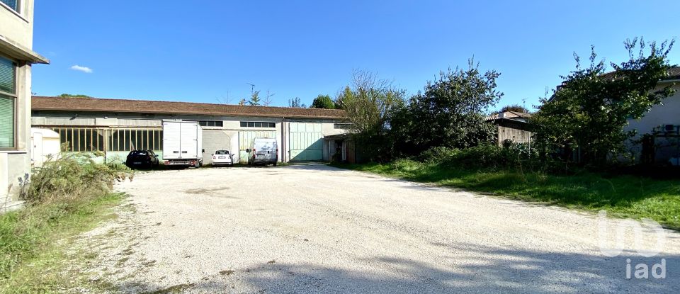 Casa indipendente / Villa 8 locali di 350 m² in Montichiari (25018)