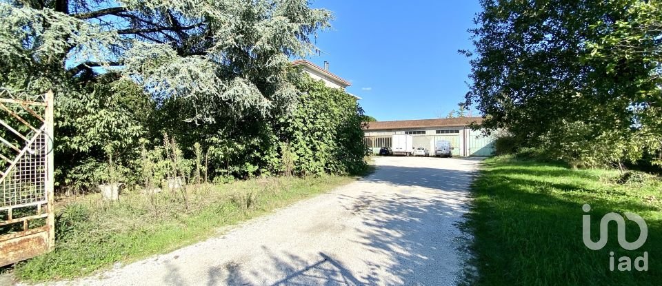 Casa indipendente / Villa 8 locali di 350 m² in Montichiari (25018)
