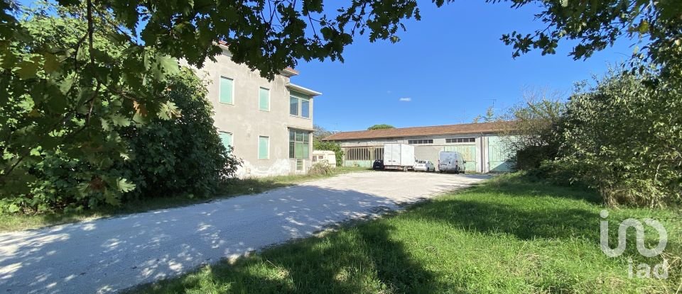 Casa indipendente / Villa 8 locali di 350 m² in Montichiari (25018)