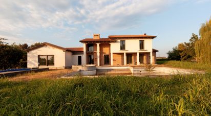 Casale 5 locali di 450 m² in San Donà di Piave (30027)