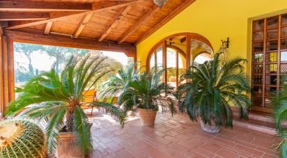 Casale 27 locali di 916 m² in Teolo (35037)