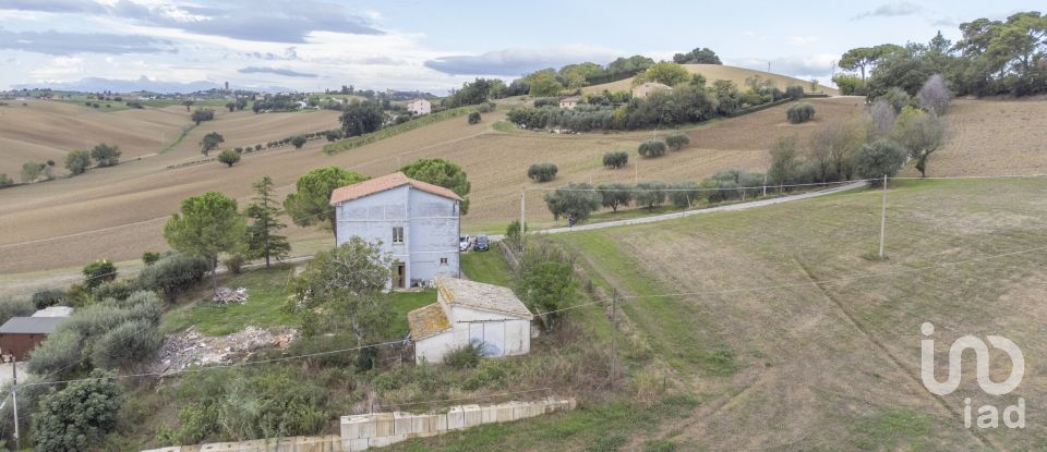 Casa indipendente / Villa 4 locali di 340 m² in Osimo (60027)