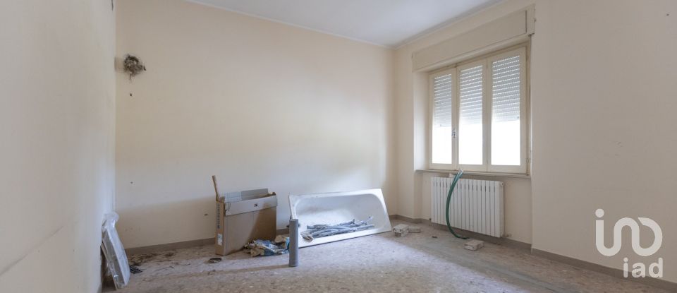 Casa indipendente / Villa 4 locali di 340 m² in Osimo (60027)