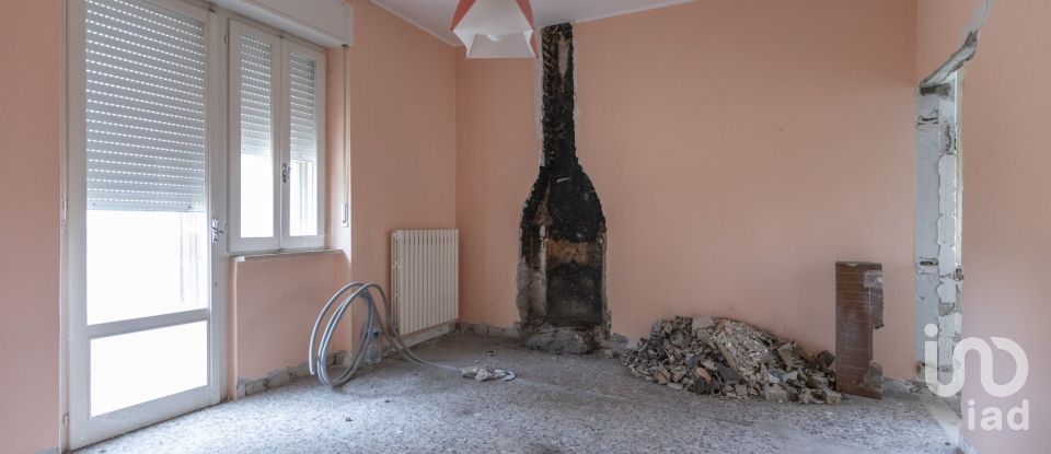 Casa indipendente / Villa 4 locali di 340 m² in Osimo (60027)