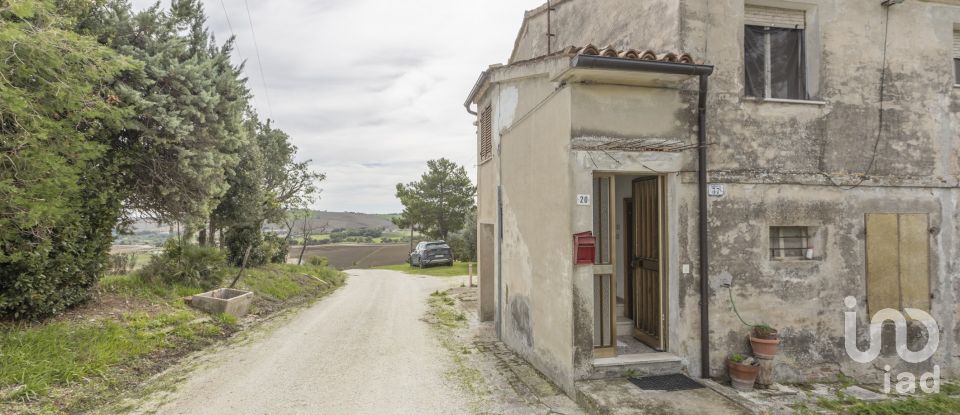 Country home 5 rooms of 200 m² in Jesi (60035)