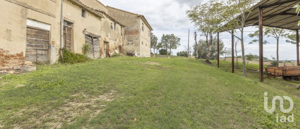 Country home 5 rooms of 200 m² in Jesi (60035)