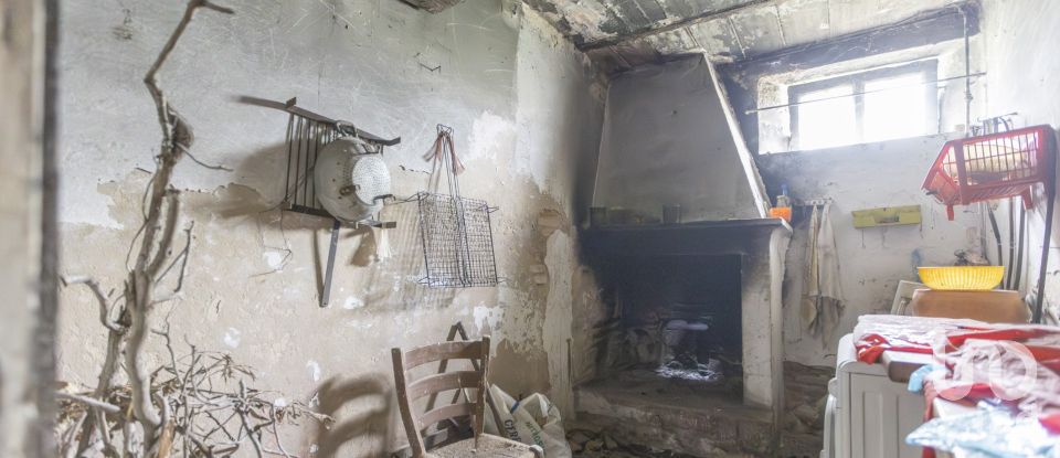 Country home 5 rooms of 200 m² in Jesi (60035)