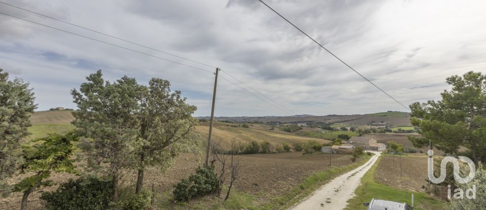 Country home 5 rooms of 200 m² in Jesi (60035)