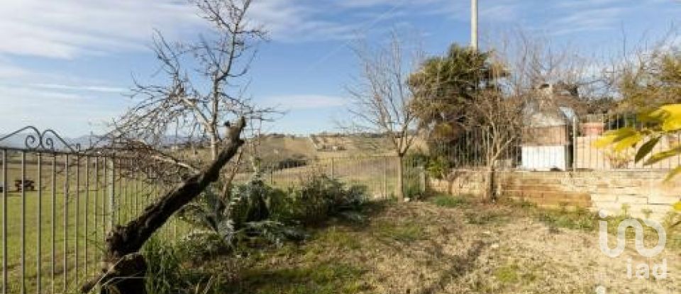 Townhouse 6 rooms of 137 m² in Filottrano (60024)