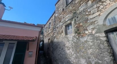 Costruzione di 120 m² in Orco Feglino (17024)