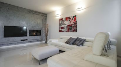 Casa indipendente / Villa 7 locali di 230 m² in Cento (44045)