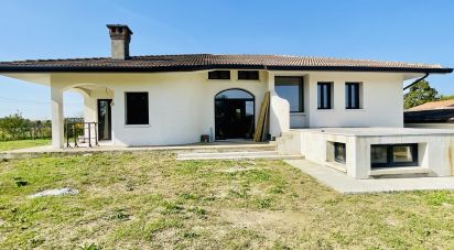 Casale 6 locali di 300 m² in Meolo (30020)