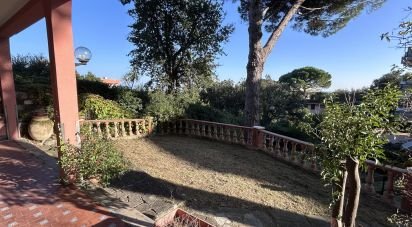 Appartamento 7 locali di 119 m² a Arenzano (16011)