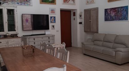 Appartamento 5 locali di 214 m² a Foligno (06034)