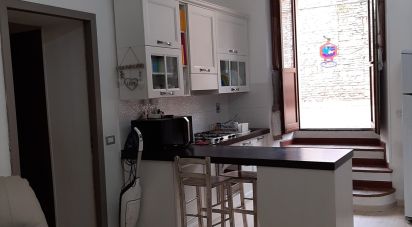 Appartamento 5 locali di 214 m² a Foligno (06034)
