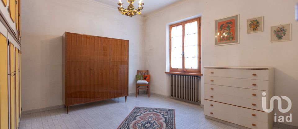 Townhouse 9 rooms of 300 m² in Santa Maria Nuova (60030)