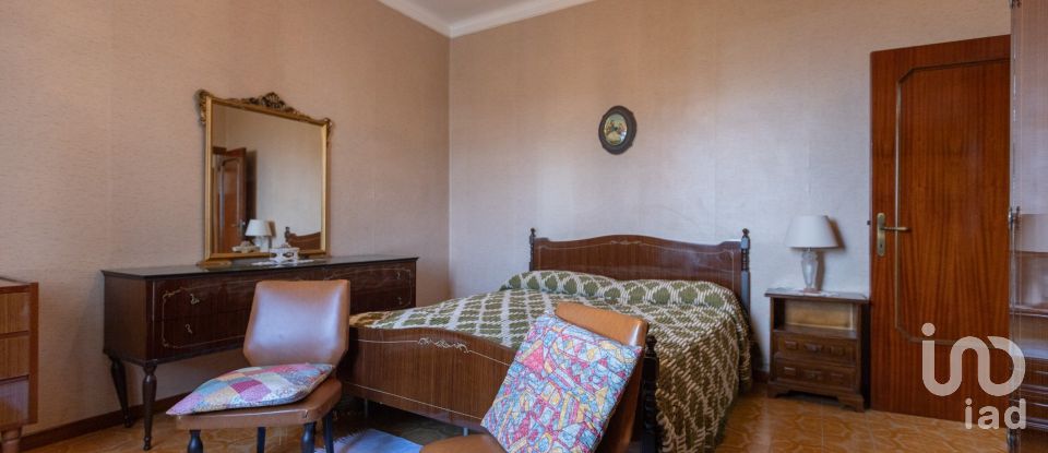 Townhouse 9 rooms of 300 m² in Santa Maria Nuova (60030)