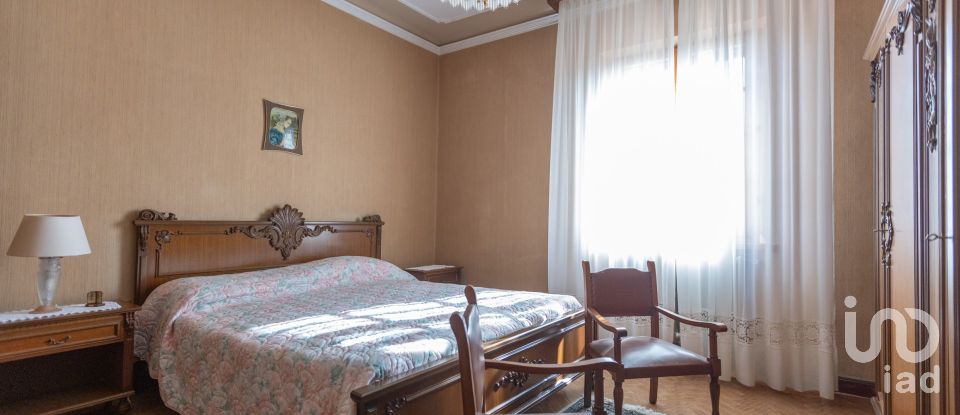 Townhouse 9 rooms of 300 m² in Santa Maria Nuova (60030)