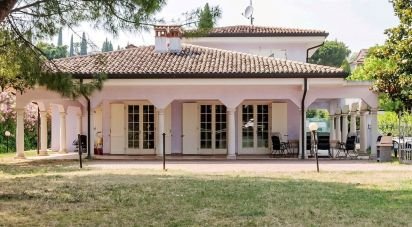 Casale 7 locali di 218 m² in Padenghe sul Garda (25080)