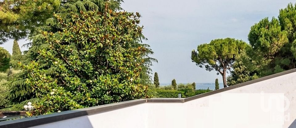 Casale 7 locali di 218 m² in Padenghe sul Garda (25080)