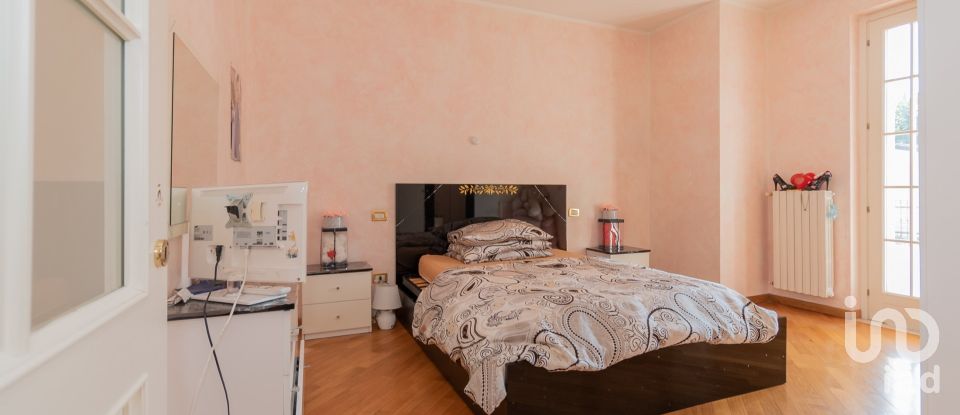 Casale 7 locali di 218 m² in Padenghe sul Garda (25080)