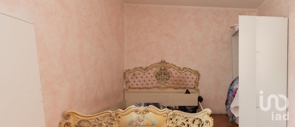 Casale 7 locali di 218 m² in Padenghe sul Garda (25080)