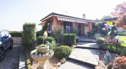 Villa Bifamiliare 4 locali di 201 m² a Pozzo d'Adda (20060)