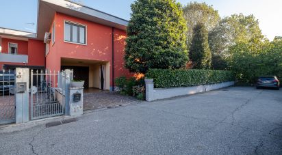 Villa Bifamiliare 5 locali di 190 m² in Castel Goffredo (46042)