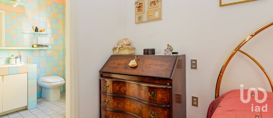 Casale 6 locali di 267 m² in Veduggio con Colzano (20837)