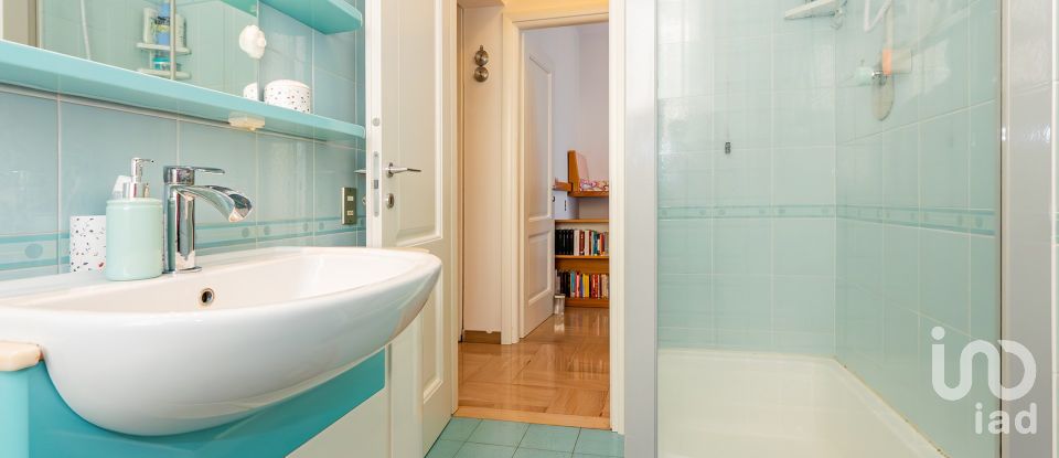 Casale 6 locali di 267 m² in Veduggio con Colzano (20837)