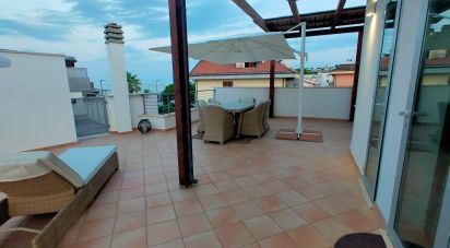 Hotel 5 rooms of 72 m² in Grottammare (63066)