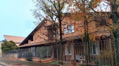 Casale 9 locali di 400 m² in San Genesio ed Uniti (27010)