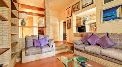 Farm 5 rooms of 149 m² in Ardea (00040)