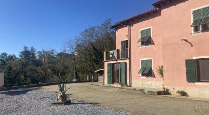 Casa indipendente 20 locali di 300 m² in Serra Riccò (16010)