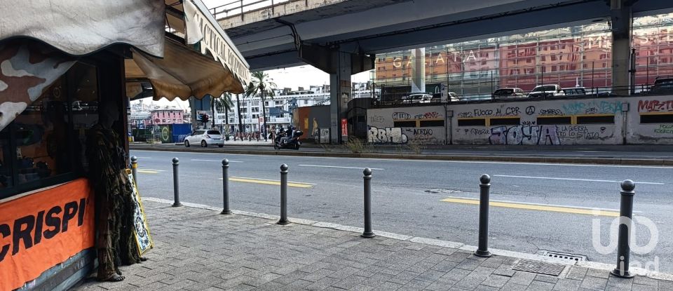 Attività locali di 15 m² in Genova (16126)
