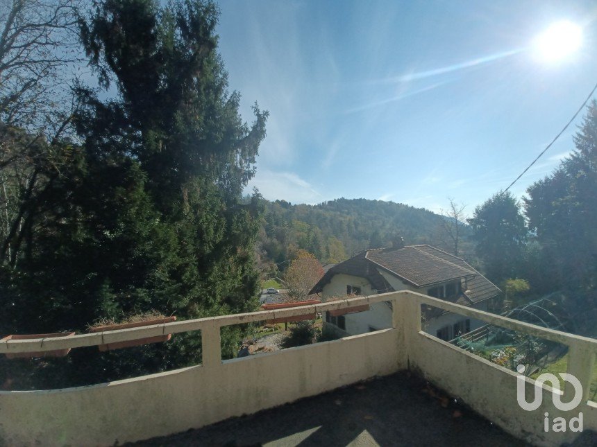 Casa indipendente / Villa 6 locali di 196 m² in Bee (28813)