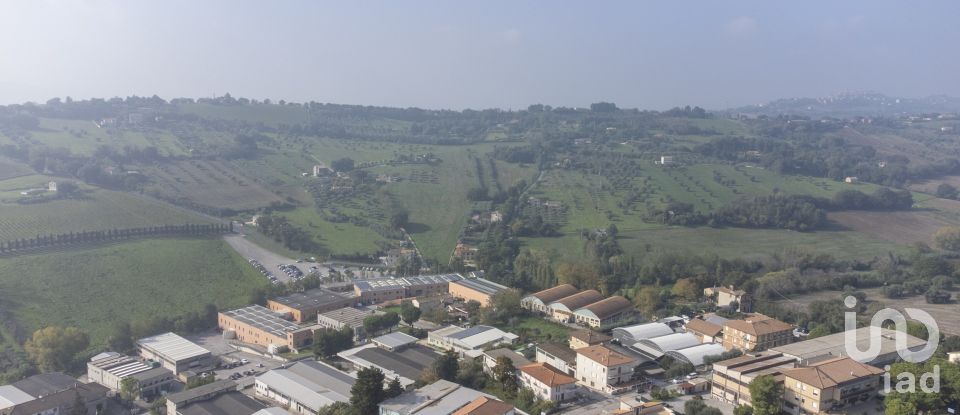 Casa indipendente / Villa 6 locali di 135 m² in Civitanova Marche (62012)