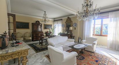 Appartamento 11 locali di 230 m² a Genova (16146)