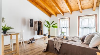 Villa a schiera 5 locali di 141 m² in Comabbio (21020)