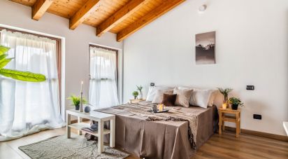 Villa a schiera 5 locali di 141 m² in Comabbio (21020)