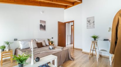 Villa a schiera 5 locali di 141 m² in Comabbio (21020)